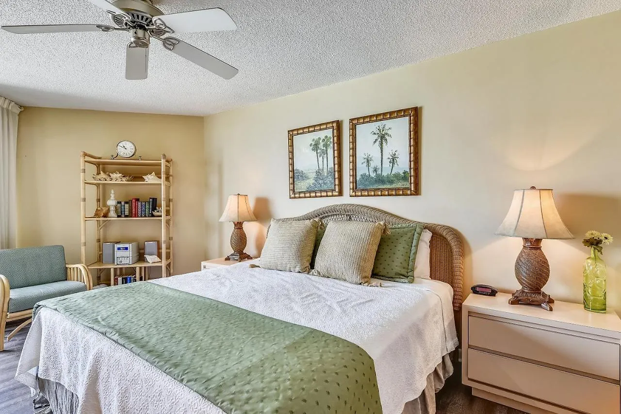 Holiday home Summerhouse 710B By Book That Condo Panama City Beach